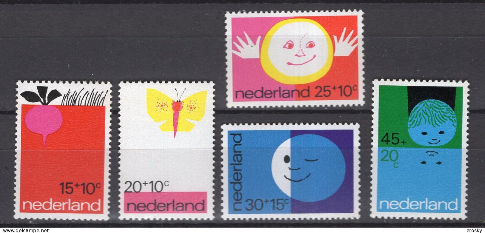 Q9626 - NEDERLAND PAYS BAS Yv N°938/42 ** - Unused Stamps