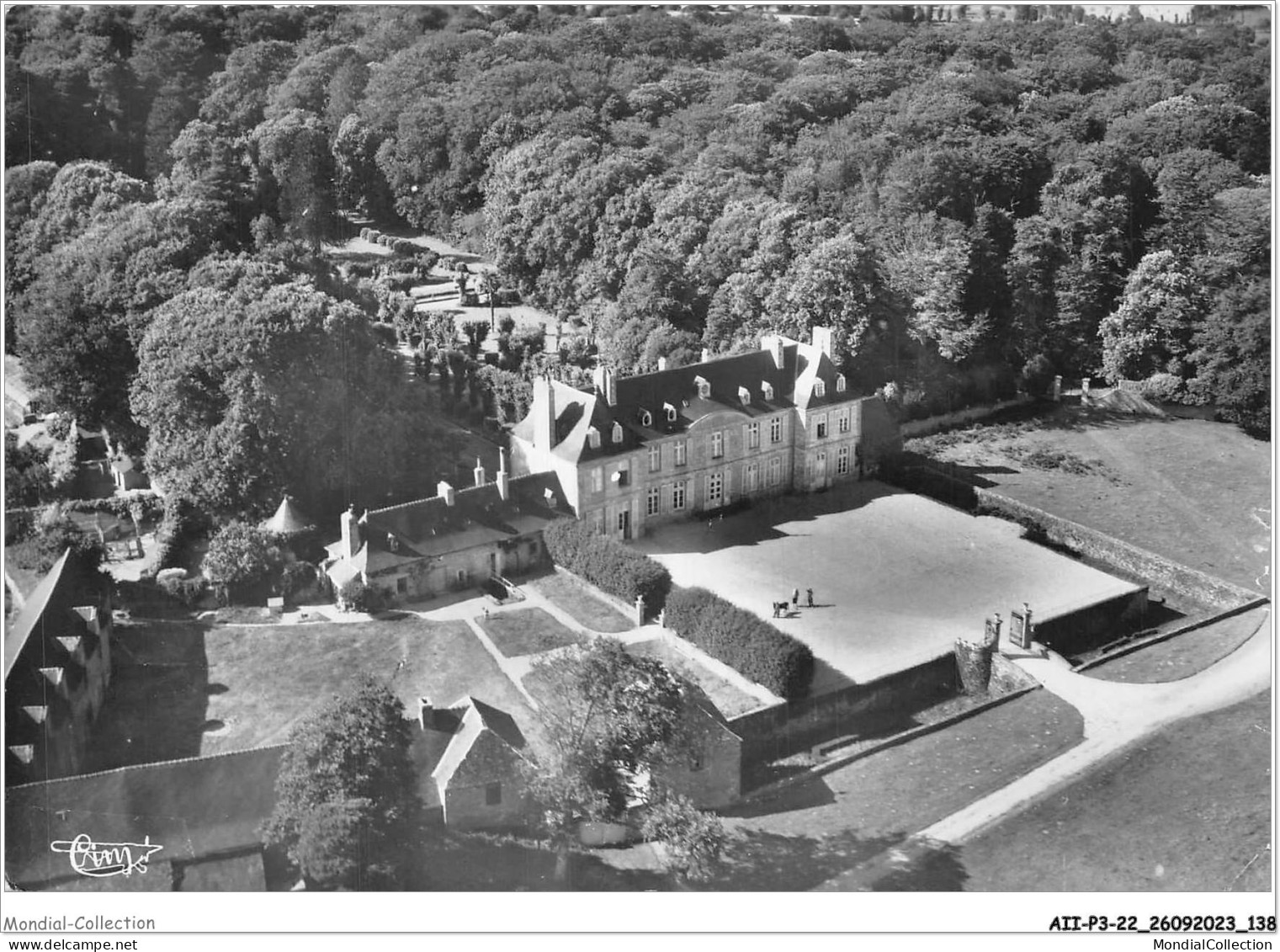 AIIP3-22-0301 - MONCONTOUR - Chateau Les Granges - Vue Aerienne - Moncontour