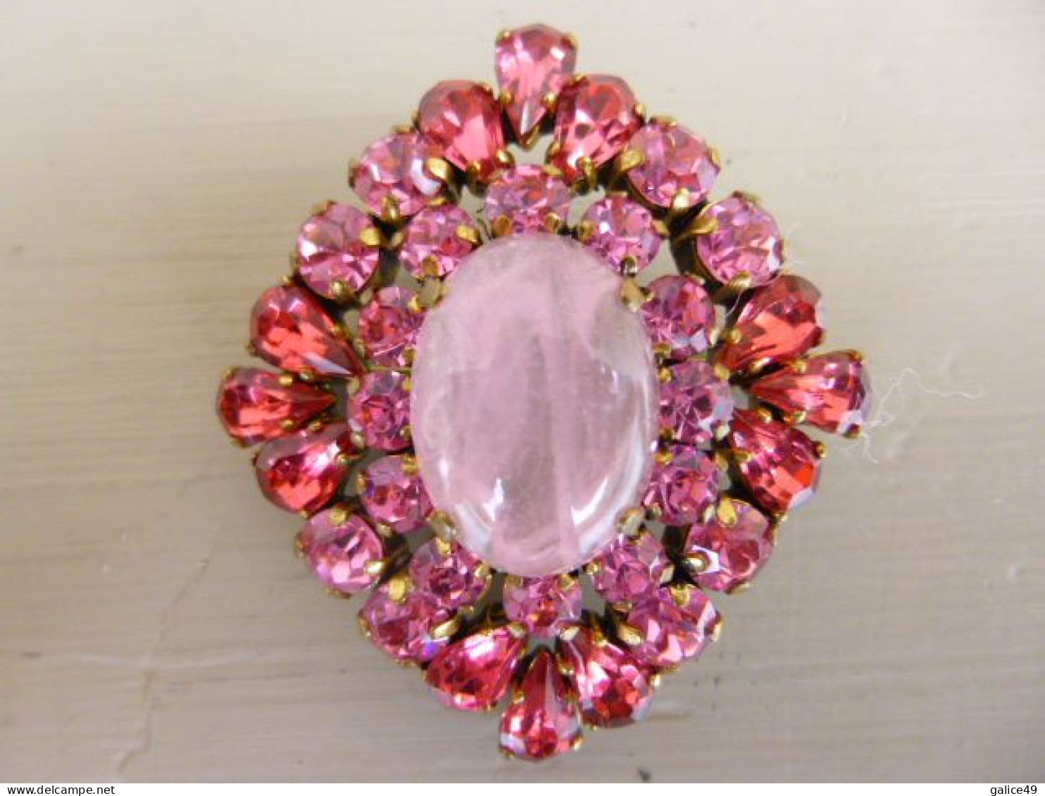 Très Belle Broche Quartz Rose - Fin 19è/tout Début 20è En Parfait état - 4,5 Cm X 4 Cm - Courrier Ordinaire - Spille