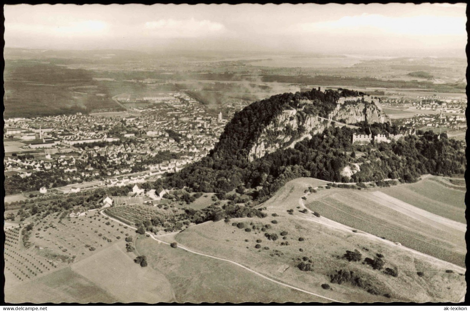 Singen (Hohentwiel) Hohentwiel Mit Singen Und Blick Auf Den Bodensee 1960 - Singen A. Hohentwiel