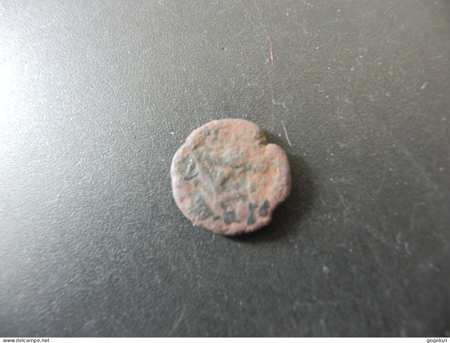 Old Ancient Coin - To Be Identified - Autres & Non Classés