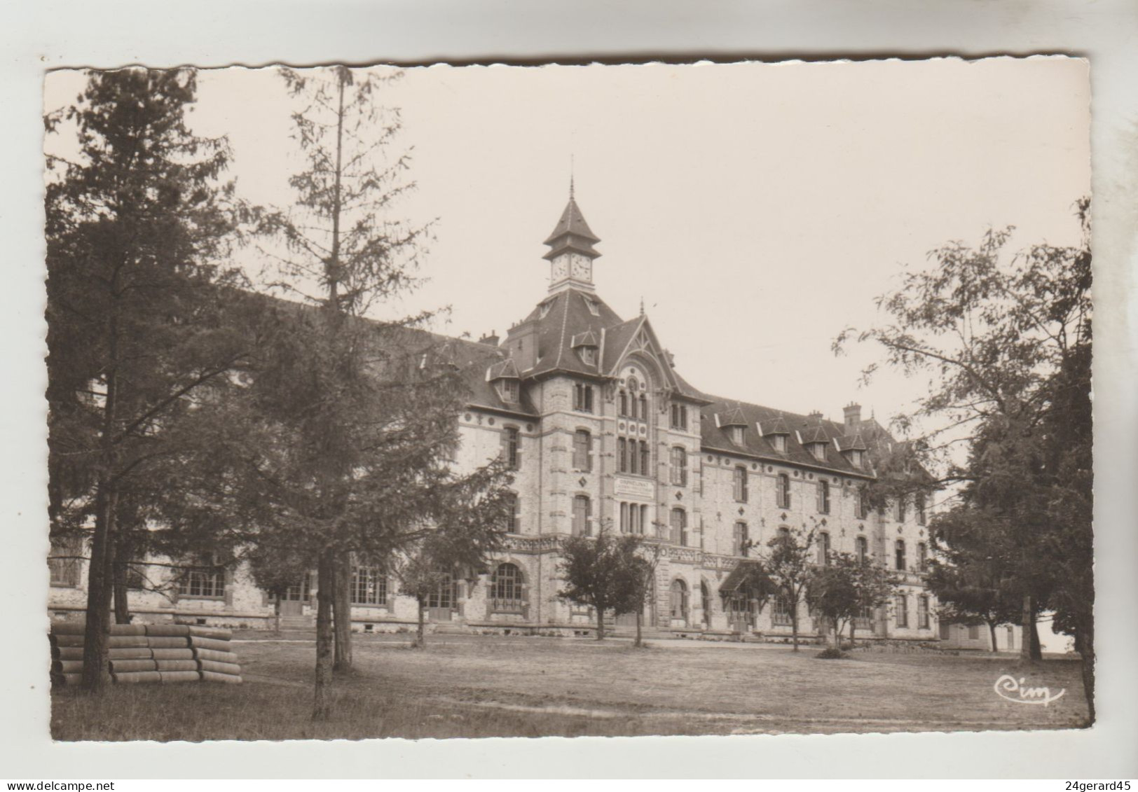 CPSM BEAUMONT LA RONCE (Indre Et Loire) - LA HAUTE BARDE :Centre Hospitalier De Vieillards (?) - Beaumont-la-Ronce