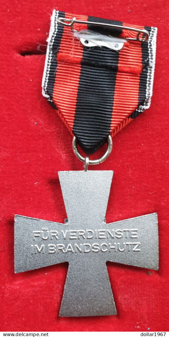 Medaile : . Rheinland- Pfalz , Ehrenzeichen , Brandschutz. -  Original Foto  !!  Medallion  Dutch - Feuerwehr