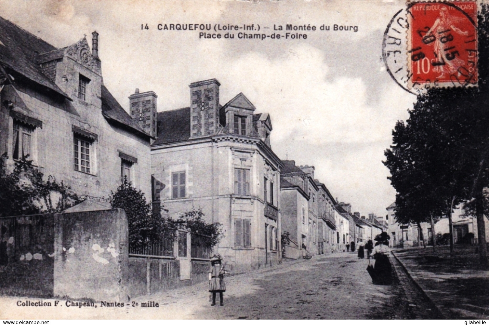 44 - Loire Atlantique - CARQUEFOU - La Montée Du Bourg - Place Du Champ De Foire - Carquefou