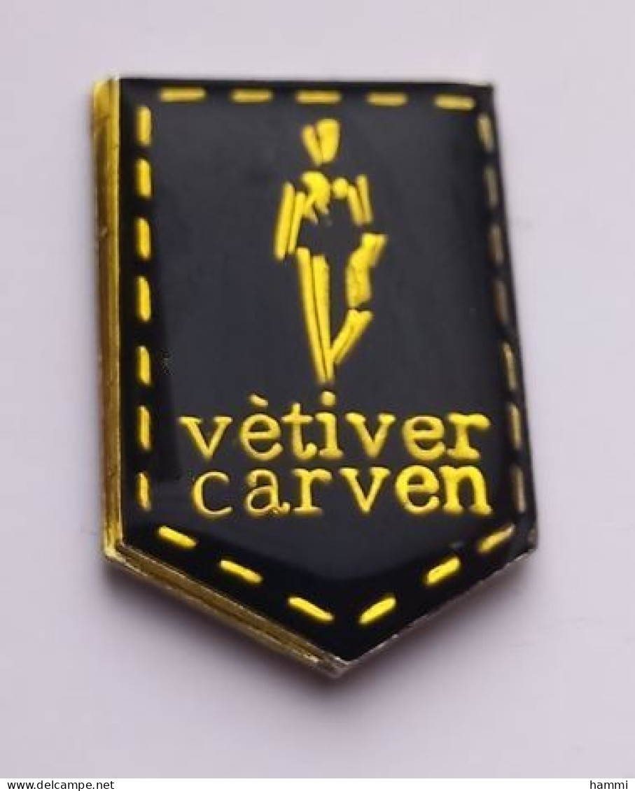 GA141 Pin's PARFUM VETIVER CARVEN Perfume Achat Immédiat - Parfums