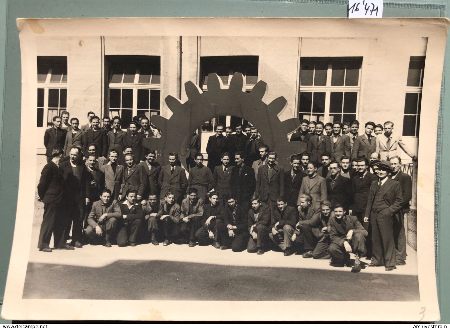 Renens Lausanne - Une Soixantaine D'apprentis Devant L'usine Bobst, à La Fin Des Années 1950 (16'471) - Renens