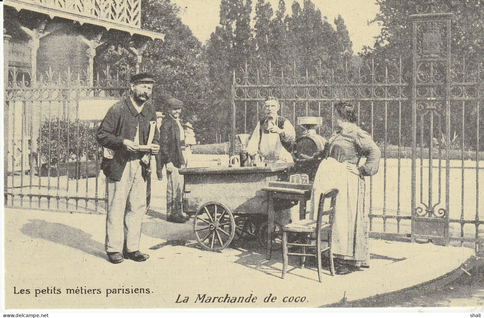 COPIE DE CARTE POSTALE ANCIENNE LA MARCHANDE DE COCO - Street Merchants