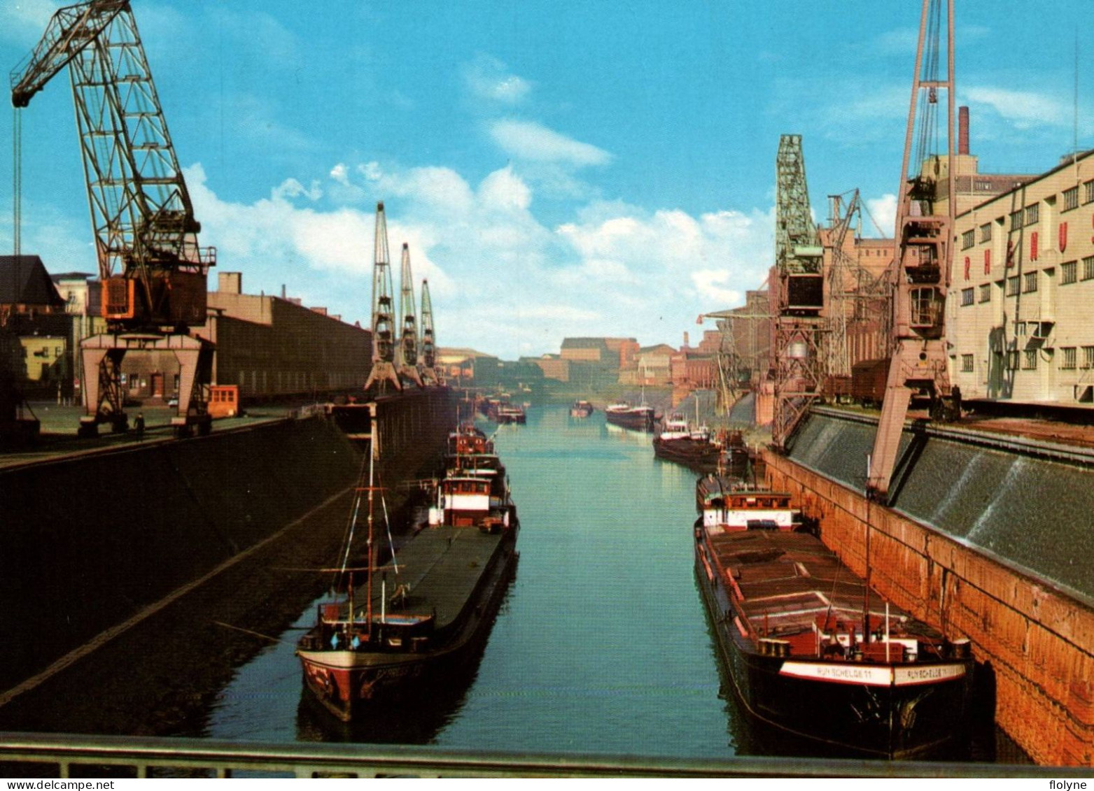 Bateau - Péniche Péniches Dans Le Port De NEUSS , Allemagne - Binnenschepen