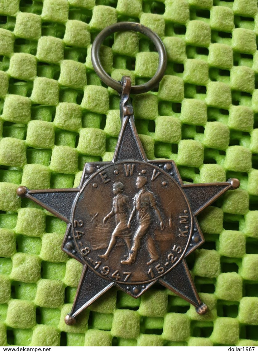 Medaile : E.W.V , Eemnes Wandel Ver. 24-8-1947 -  Original Foto  !!  Medallion  Dutch - Andere & Zonder Classificatie