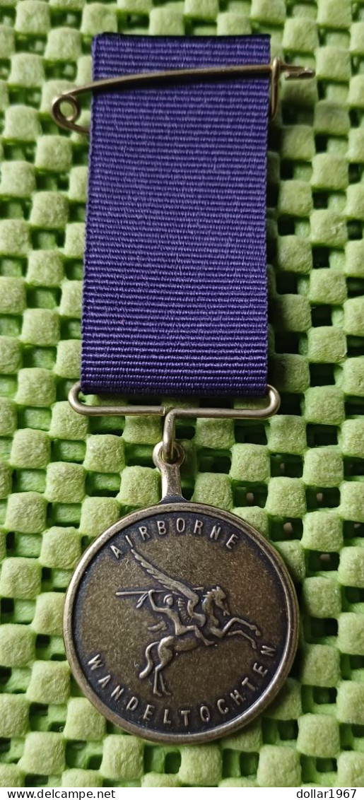 Medaile : Airborne , Politie Sport Verenging Renkum -  Original Foto  !!  Medallion  Dutch - Policia