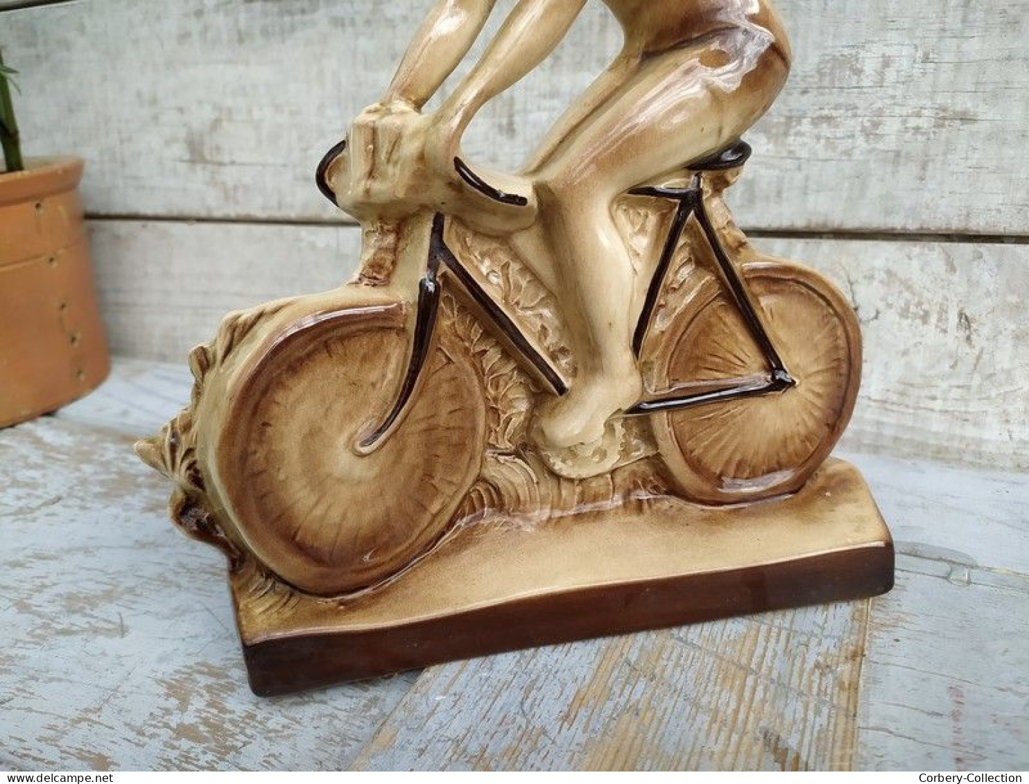 Sculpture Coureur Cycliste Céramique Saint Clément ou Sainte Radegonde ? Signé Barbier Art Déco 1920/1930