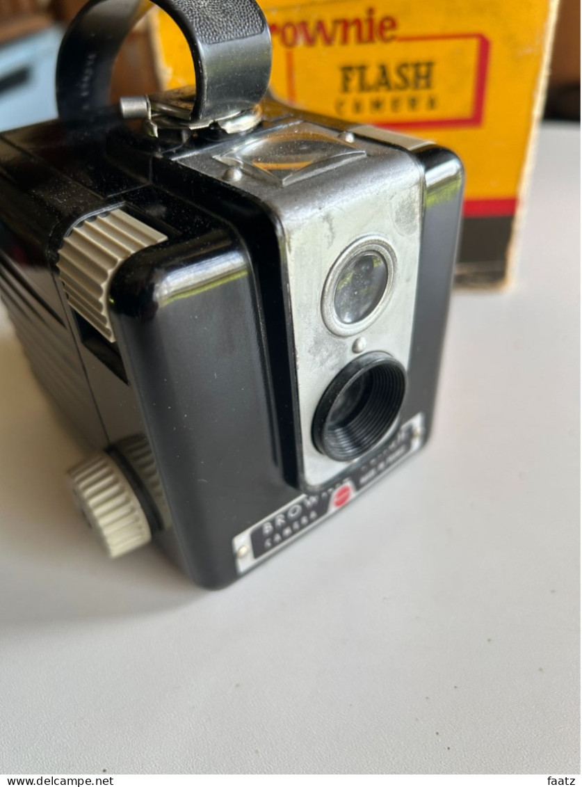 Kodak Brownie Flash Camera Et Boite D'origine (6x6 Bobine 620 - 1950-1960) - Fotoapparate