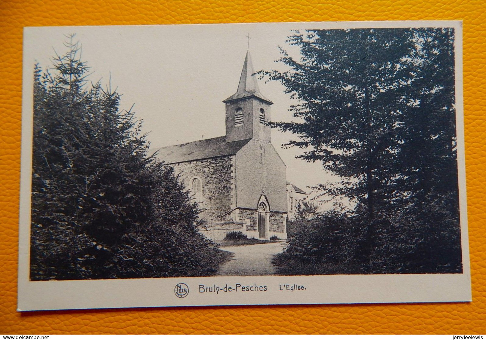 BRULY-de-PESCHES   -  L'Eglise - Couvin