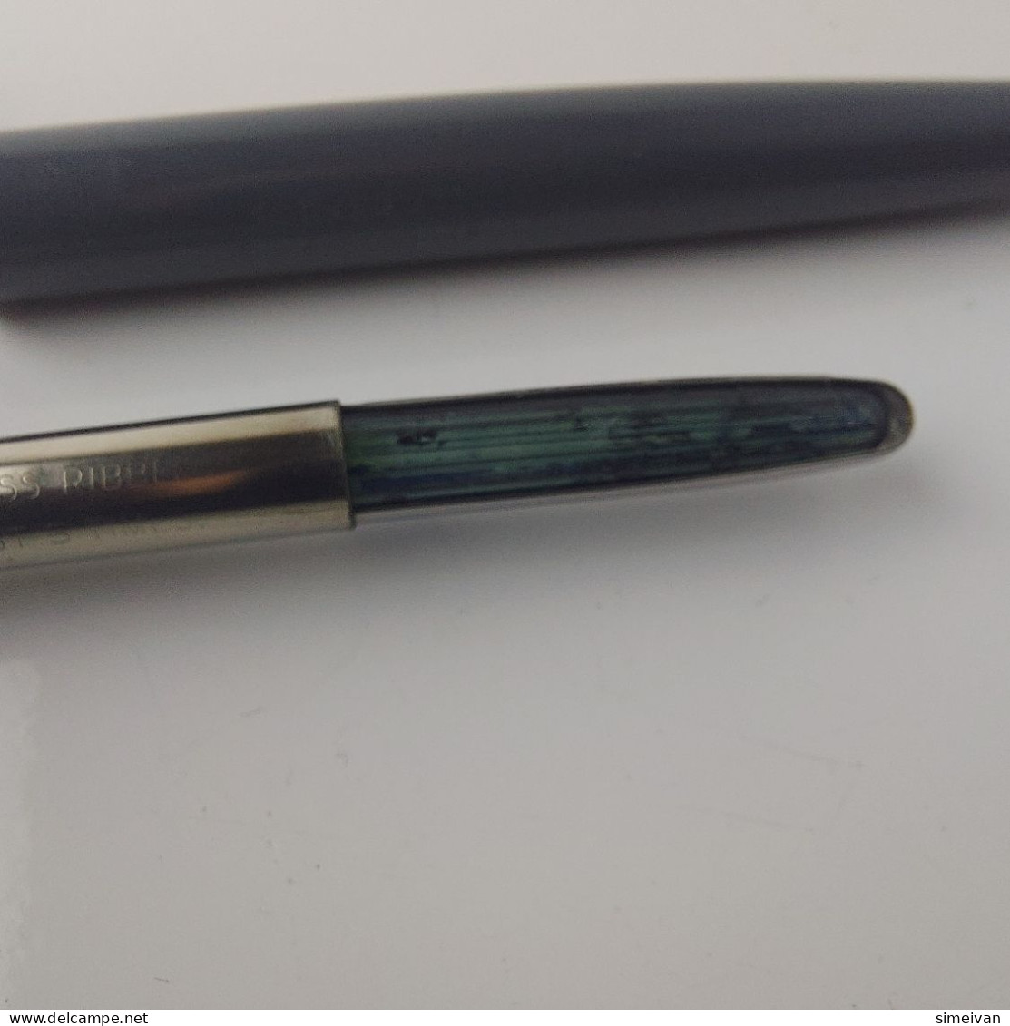 Vintage Fountain Pen Parker 17 Grey Plastic Steel Cap Fine Nib Made in France #5521