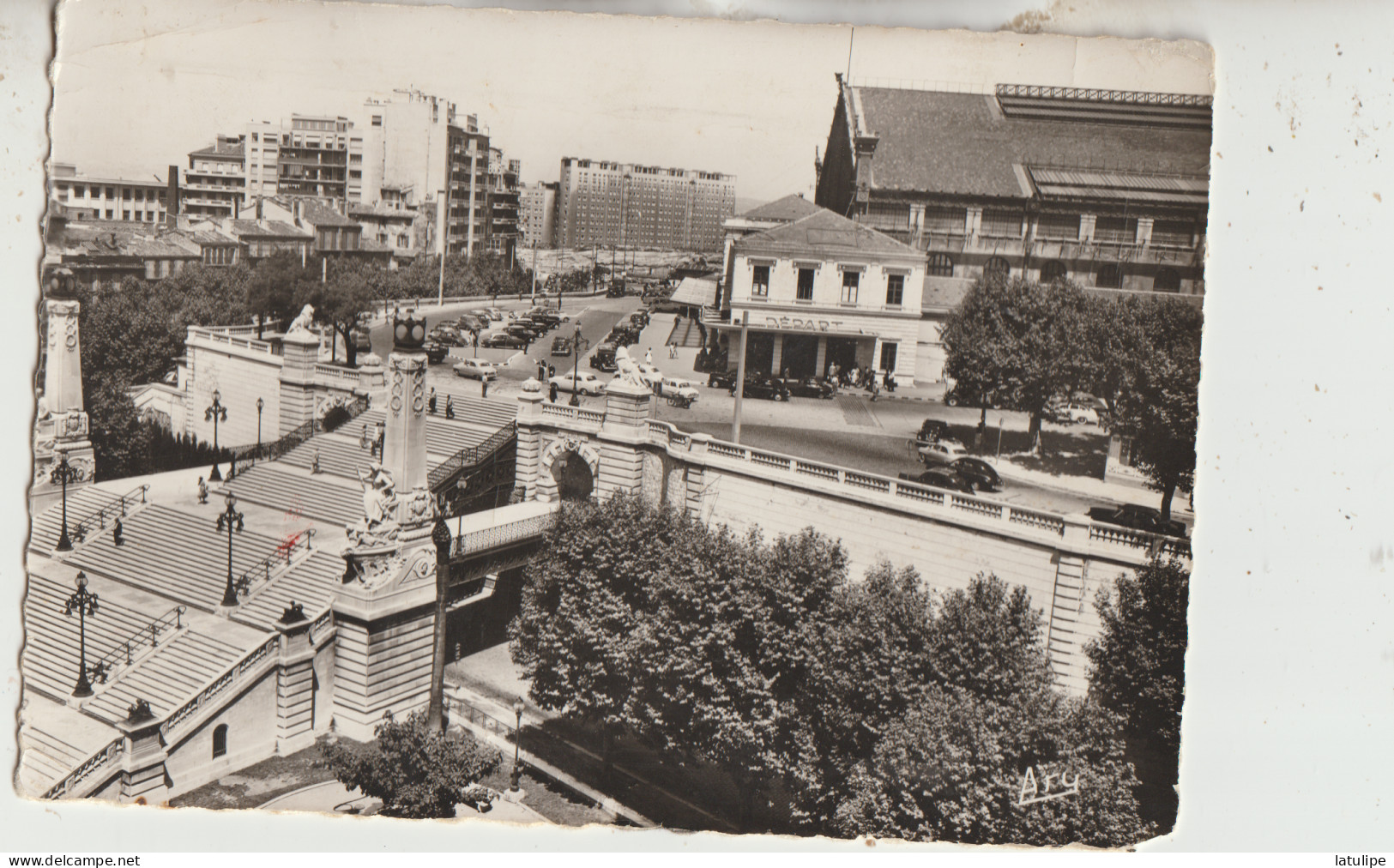 Marseille 13   Carte Circulée Timbrée  Escalier Monumental De La Gare Saint Charles Et Nouveaux Quartier - Bahnhof, Belle De Mai, Plombières