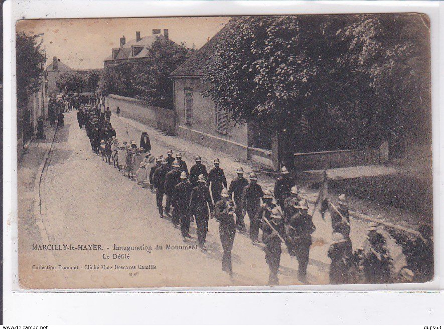 MARCILLY-le-HAYER: Inauguration Du Monument, Le Défilé - état - Marcilly