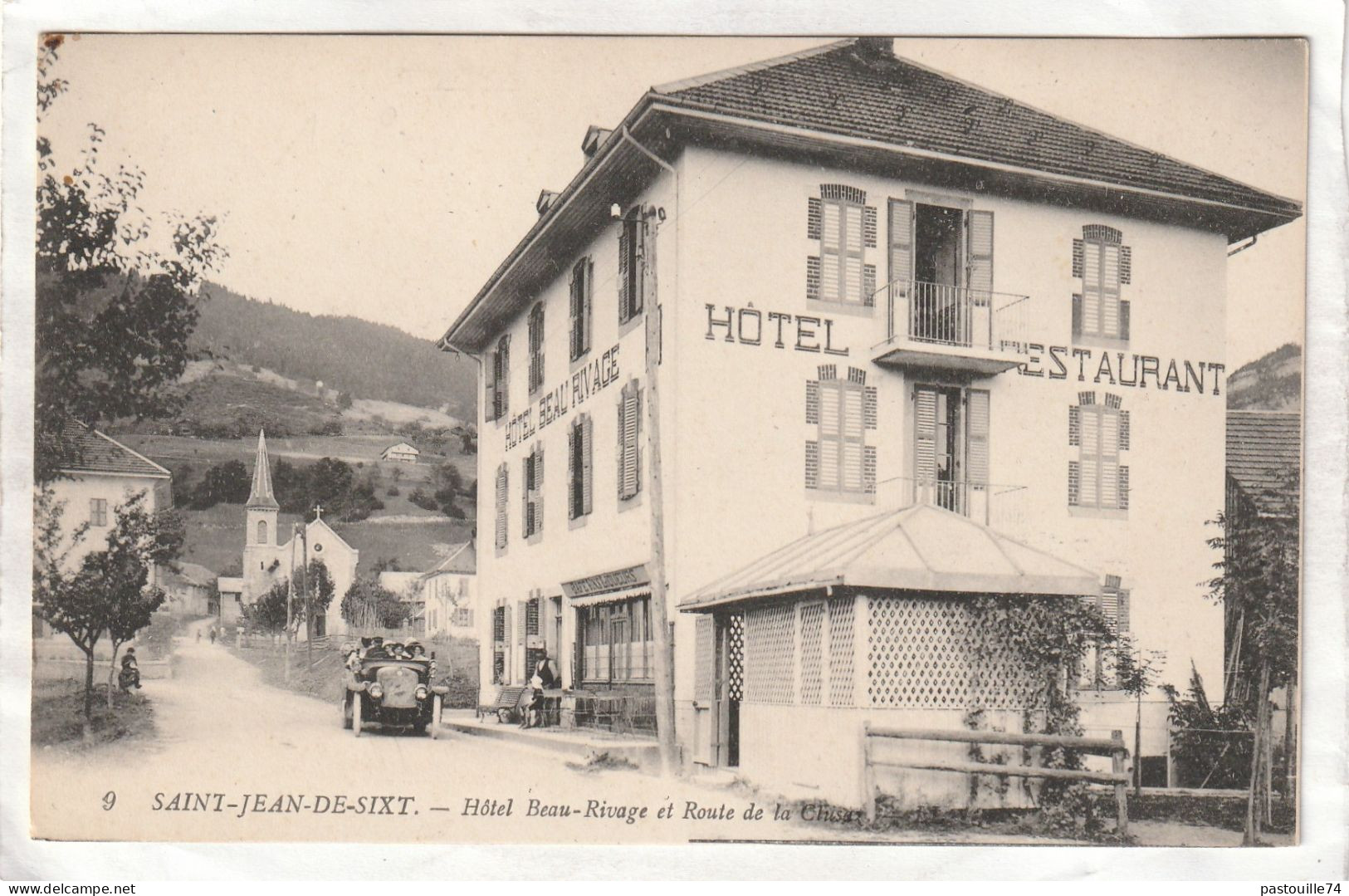 CPA :  14 X 9  -  SAINT-JEAN-DE-SIXT.  -  Hôtel  Beau-Rivage Et Route De La Clusaz - Saint-Jean-de-Sixt