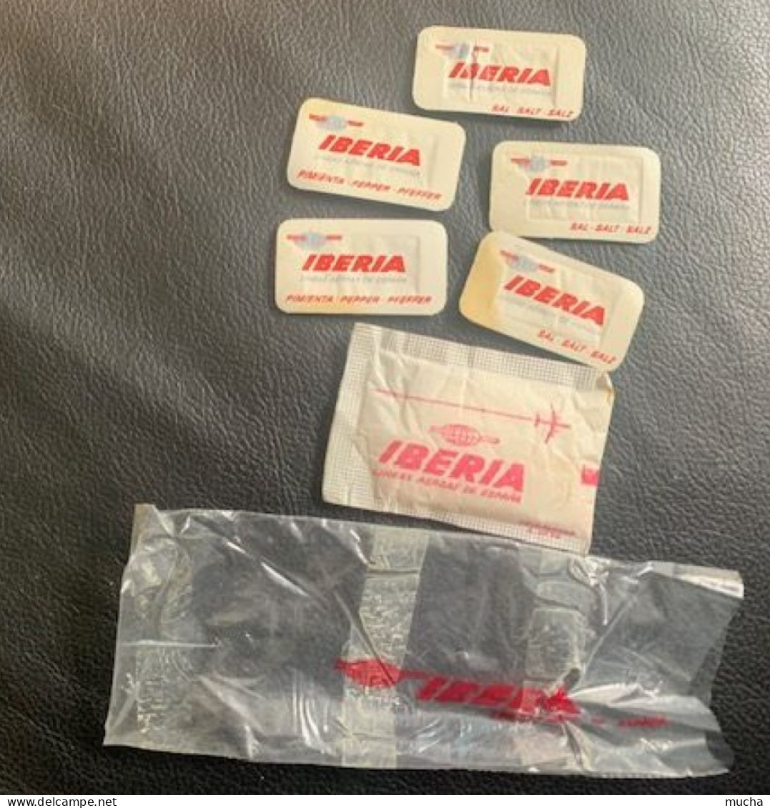 20344 -  Swissair - Iberia Tickets Genève Palma 17.07.1965Timbres Taxes + Sachet Avec Sucres, Sel Et Poivre !!! - Autres & Non Classés