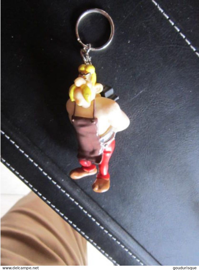 ASTERIX FIGURINE PORTE CLEF CETAUTOMATIX Marteau Dans Le Dos - Asterix