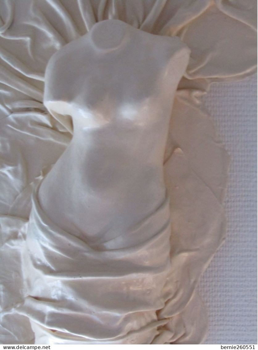 Originale Et Grande Sculpture "Buste De Vénus" En Cuir Peint - Altri & Non Classificati