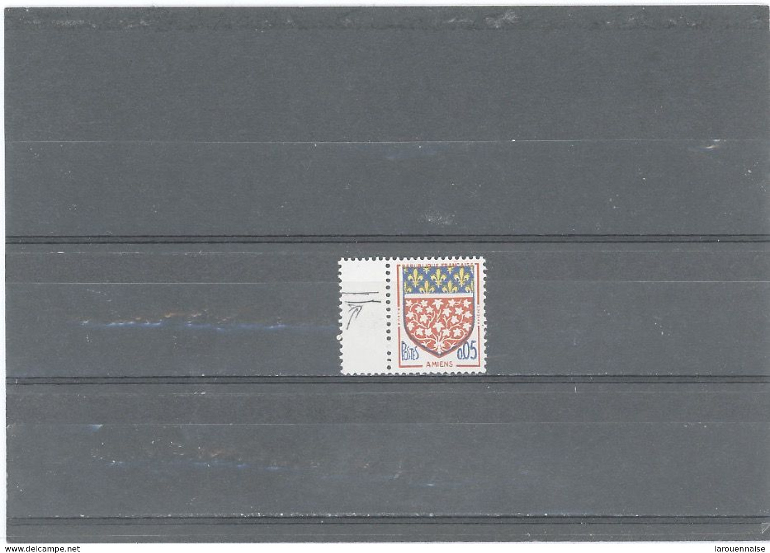 VARIÉTÉS -N°1352 N** 0,05 -ARMOIRIES D'AMIENS -BANDE BLANCHE SEPARANT LE HAUT ET BAS DU BLASON - Unused Stamps