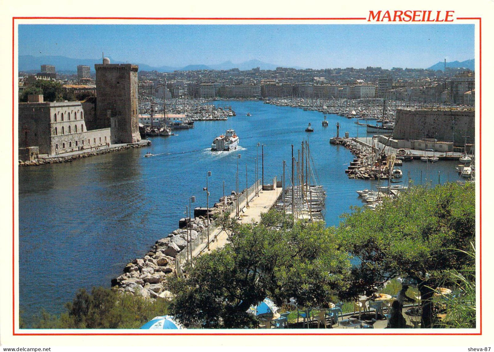 13 - Marseille - Vue Du Jardin Du Pharo - La Passe Et Le Fort Saint Jean - Parken En Tuinen