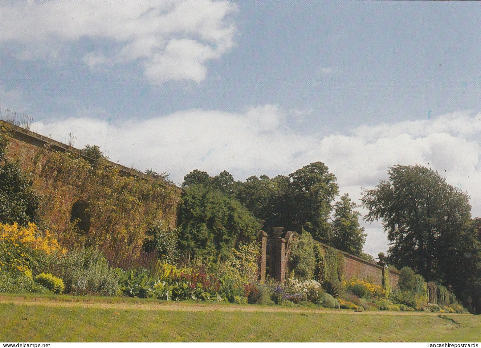 Postcard Polesden Lacey Dorking Surrey The Long Border My Ref B26437 - Surrey