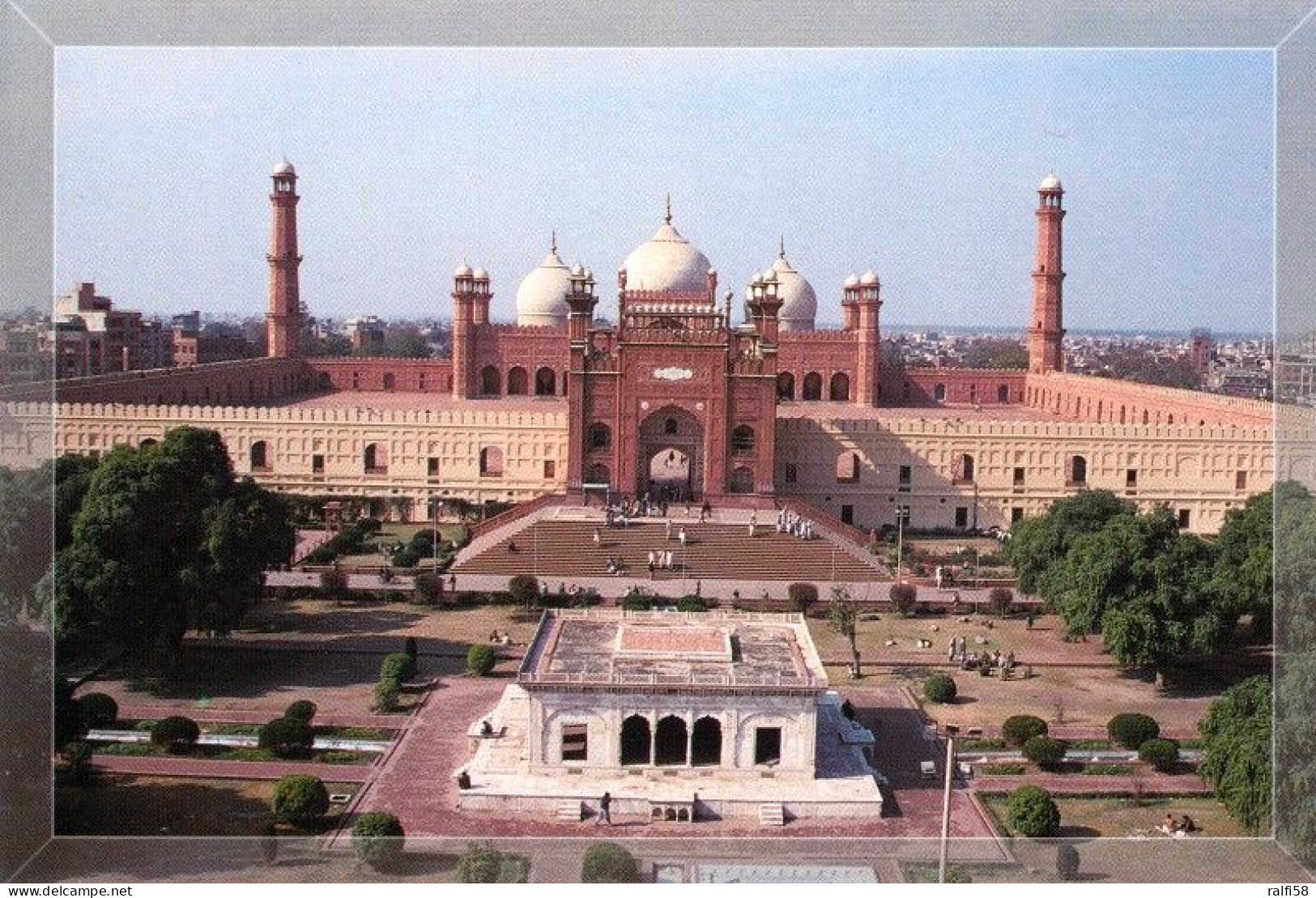 1 AK Pakistan * Badshahi-Moschee In Lahore - Erbaut 1673/74 - Im Vordergrund Der Garten Hazuri Bagh * - Pakistán