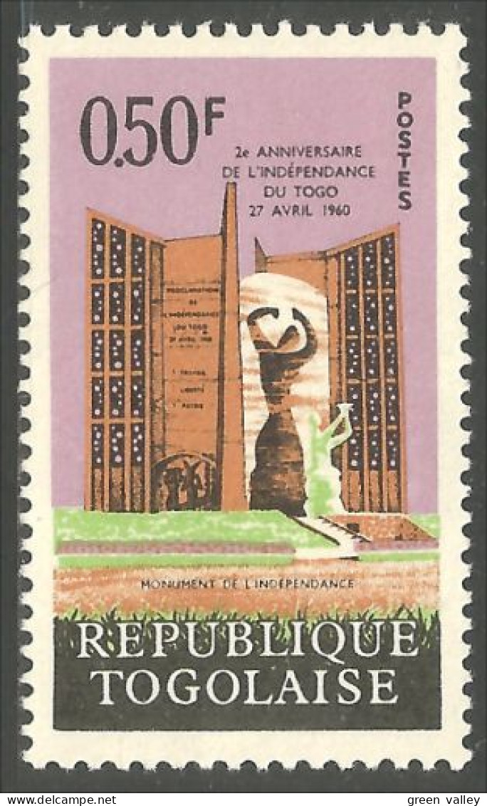 870 Togo Monument Indépendance MNH ** Neuf SC (TGO-131) - Togo (1960-...)