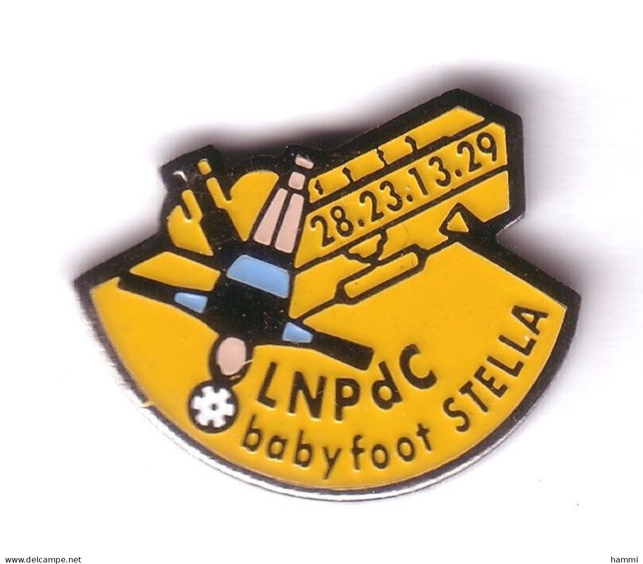 DD203 Pin's JEUX FOOT Stella Loisirs Baby-foot LNPDC Fabriqué à Tourcoing Nord Achat Immédiat - Spelletjes