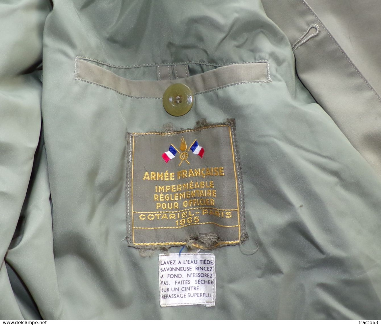 IMPERMEABLE REGLEMENTAIRE POUR OFFICIER  DE L'ARMEE FRANCAISE DE 1965 AVEC CEINTURE , TAILLE MILITAIRE 88M  SOIT TAILLE - Equipaggiamento