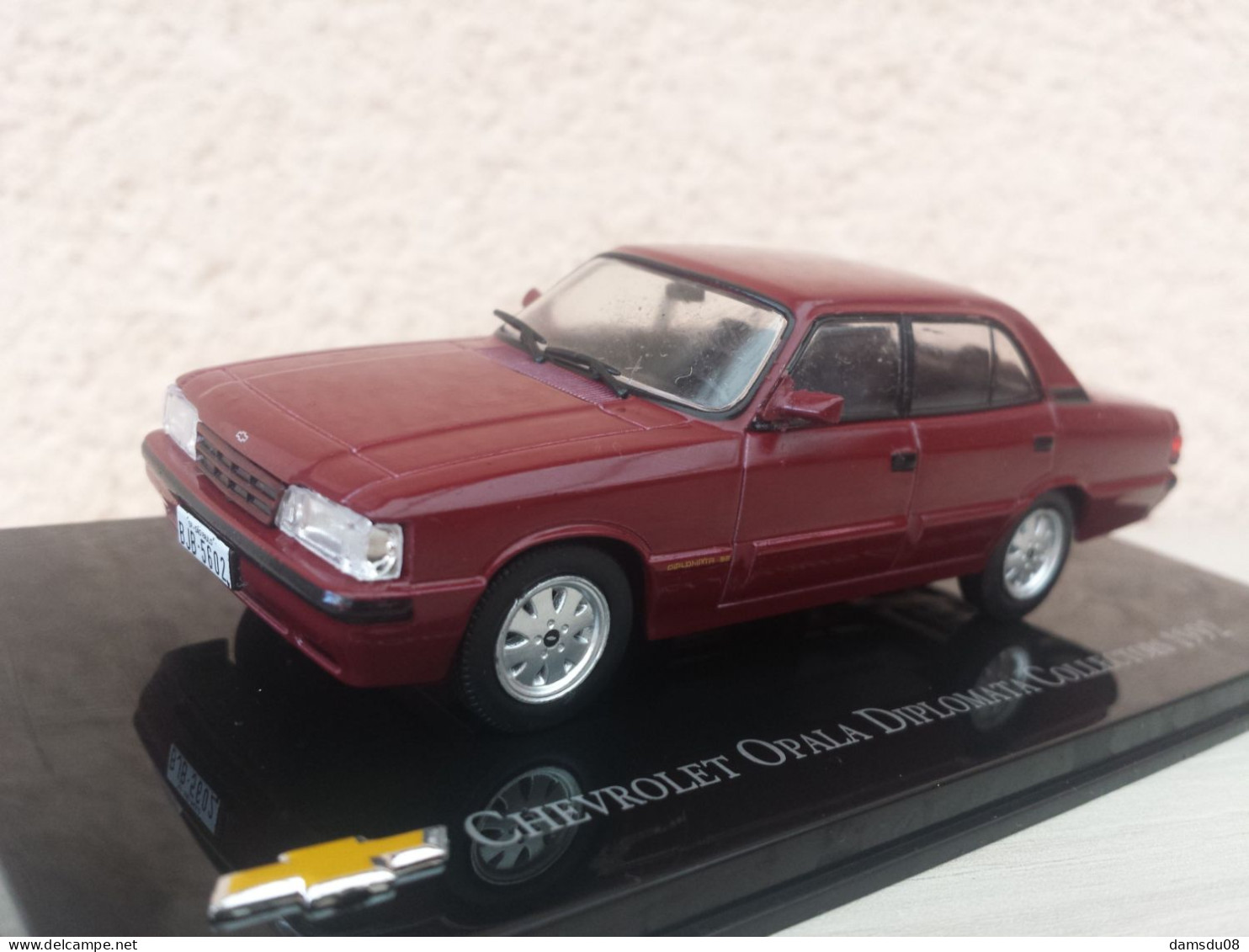 IXO Chevrolet Opala Diplomata 1992 En Boite Vitrine Echelle 1/43 - Ixo