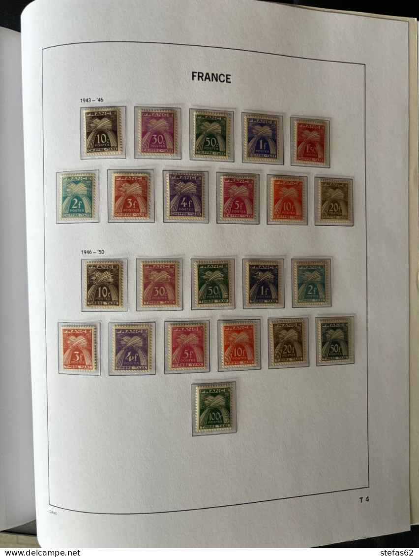 Collection de timbres France neufxx dans albums DAVO luxe 1944/2004 complet