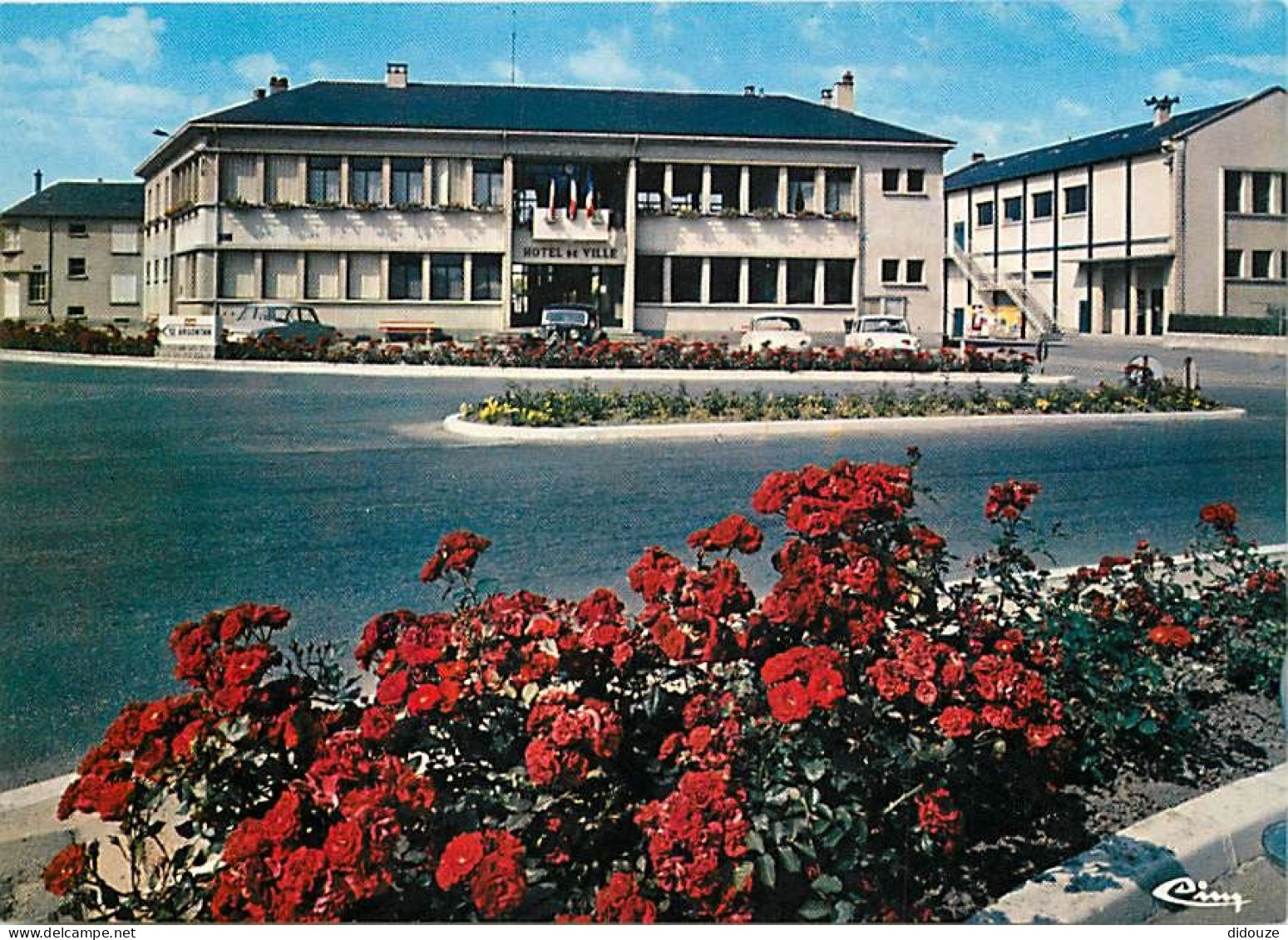 61 - Trun - Hôtel De Ville - Carte Neuve - CPM - Voir Scans Recto-Verso - Trun