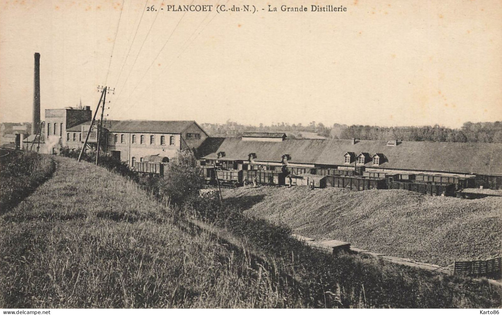 Plancoët * RARE CPA * La Grande Distillerie * Usine Industrie Distillation Distillerie *plancoet Wagons Ligne Chemin Fer - Plancoët