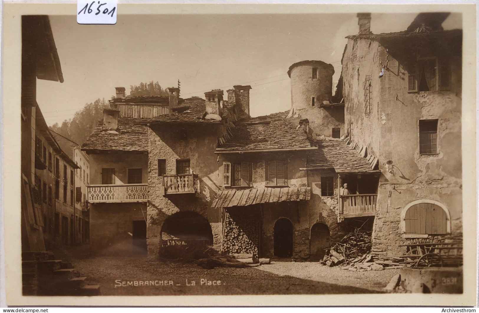 Sembrancher (Valais) : La Place Et L'ancienne Architecture (16'501) - Sembrancher