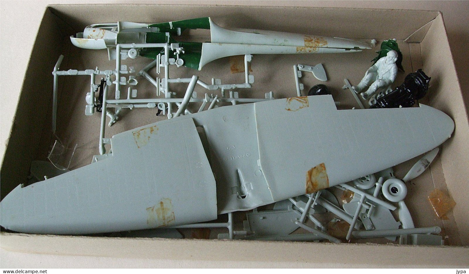 SPITFIRE 1 / 32  MAQUETTE ANCIENNE ANNEES 70 - Flugzeuge