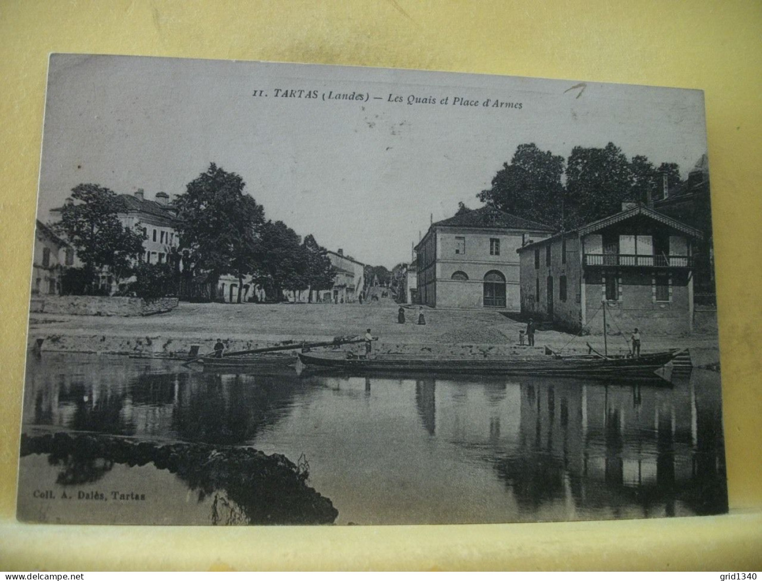 40 3269 CPA 1922 - 40 TARTAS - LES QUAIS ET PLACE D'ARMES - ANIMATION - Tartas