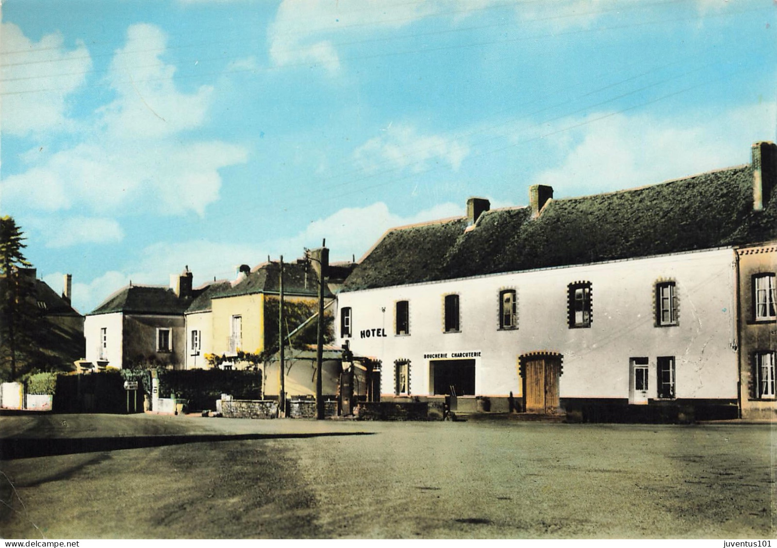 CPSM Ligné-Hôtel Guilbaud Et La Place-4      L2814 - Ligné