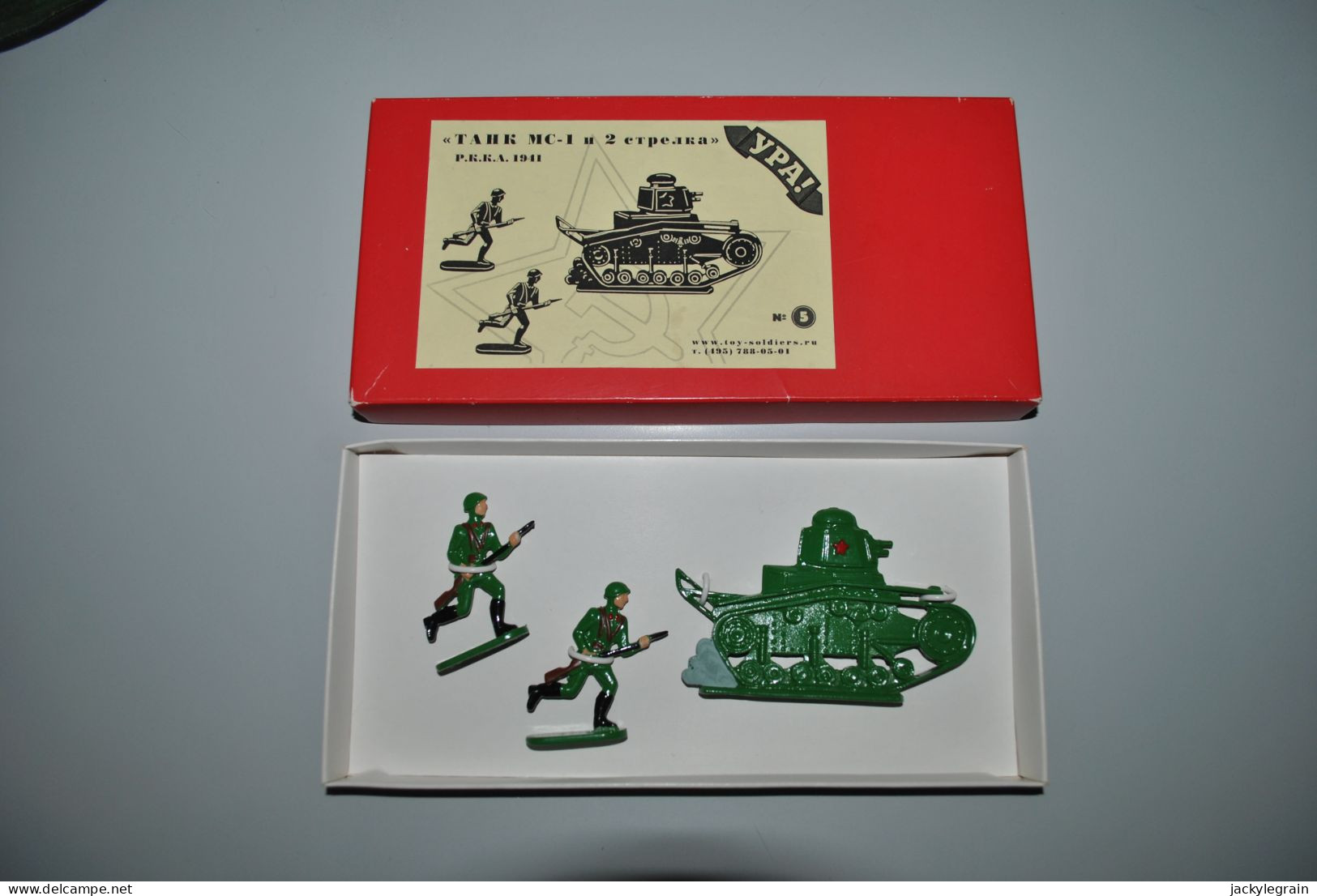 Figurines Tank + Soldats Armée Rouge Métal Comme Neuf Vente En Belgique Uniquement Envoi Bpost 3 € - Militaires