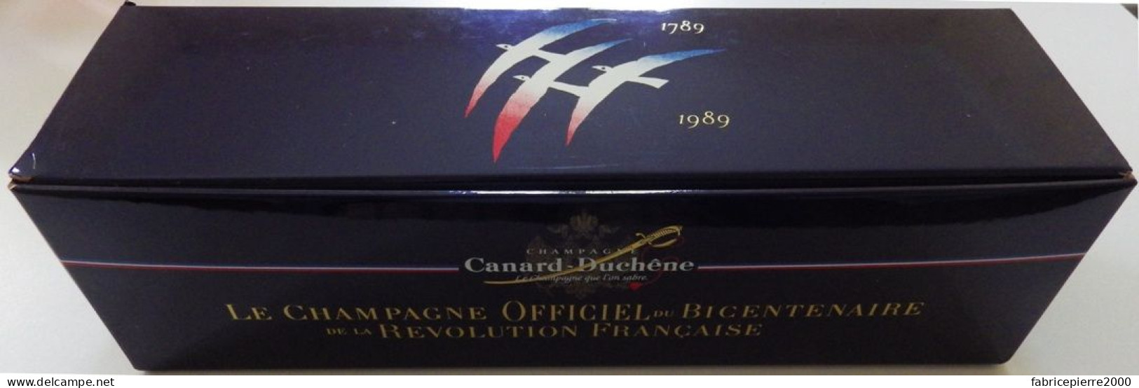 CANARD-DUCHÊNE 1989, CHAMPAGNE officiel du BICENTENAIRE de la REVOLUTION avec timbre de FOLON 1er jour avec étui