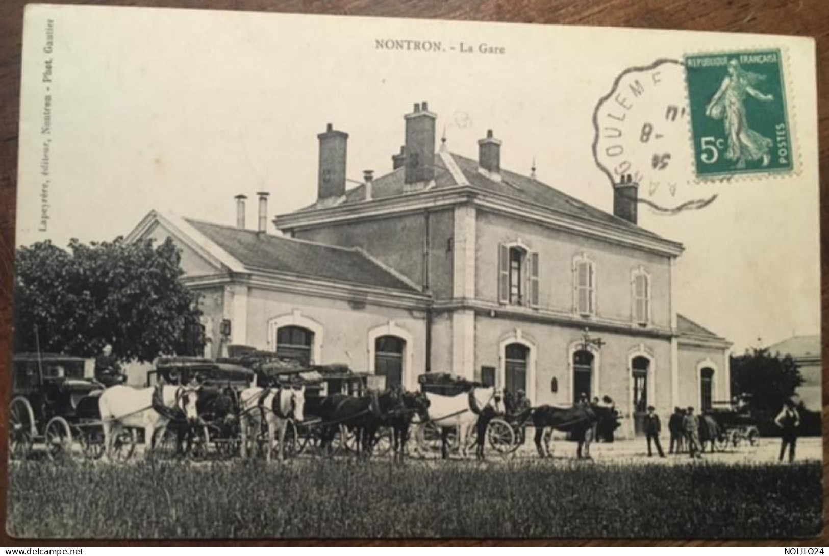 Cpa, écrite En1910, éd Lapeyrère, 24 Dordogne, NONTRON La Gare, Animée, Attelages, Voitures Chevaux - Nontron