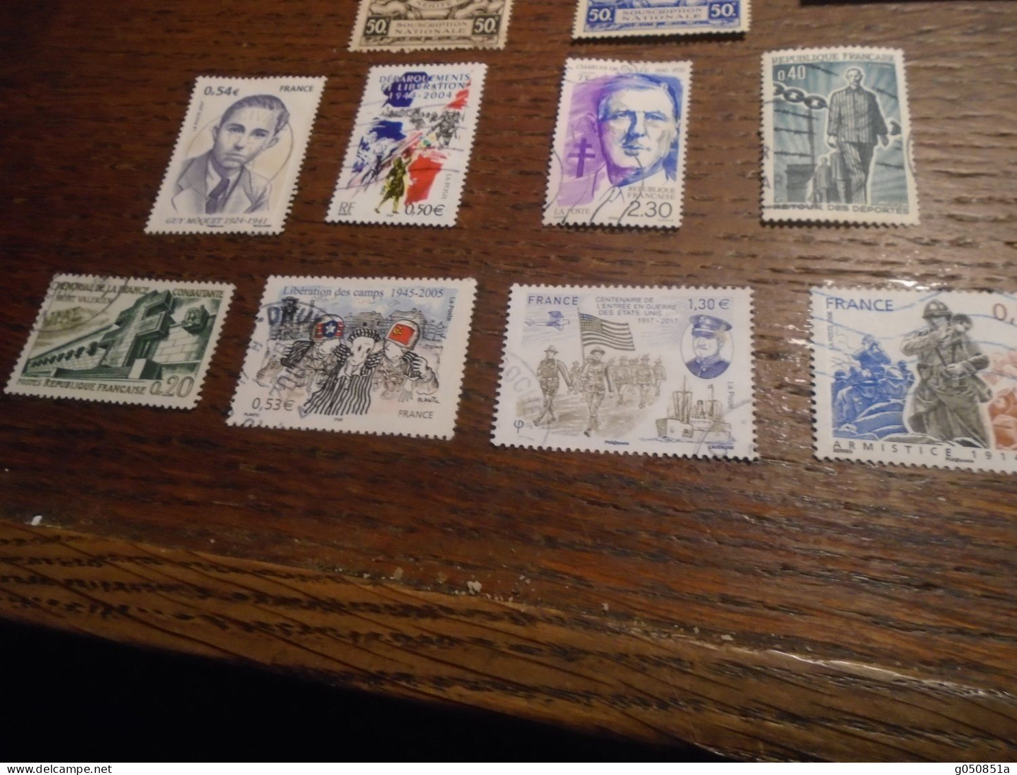 1914/18 +1939/45 -   LOT  De Timbres Détachés + 3 VIGNETTES  ( THEME GUERRE )++3 Photos - Oorlogszegels