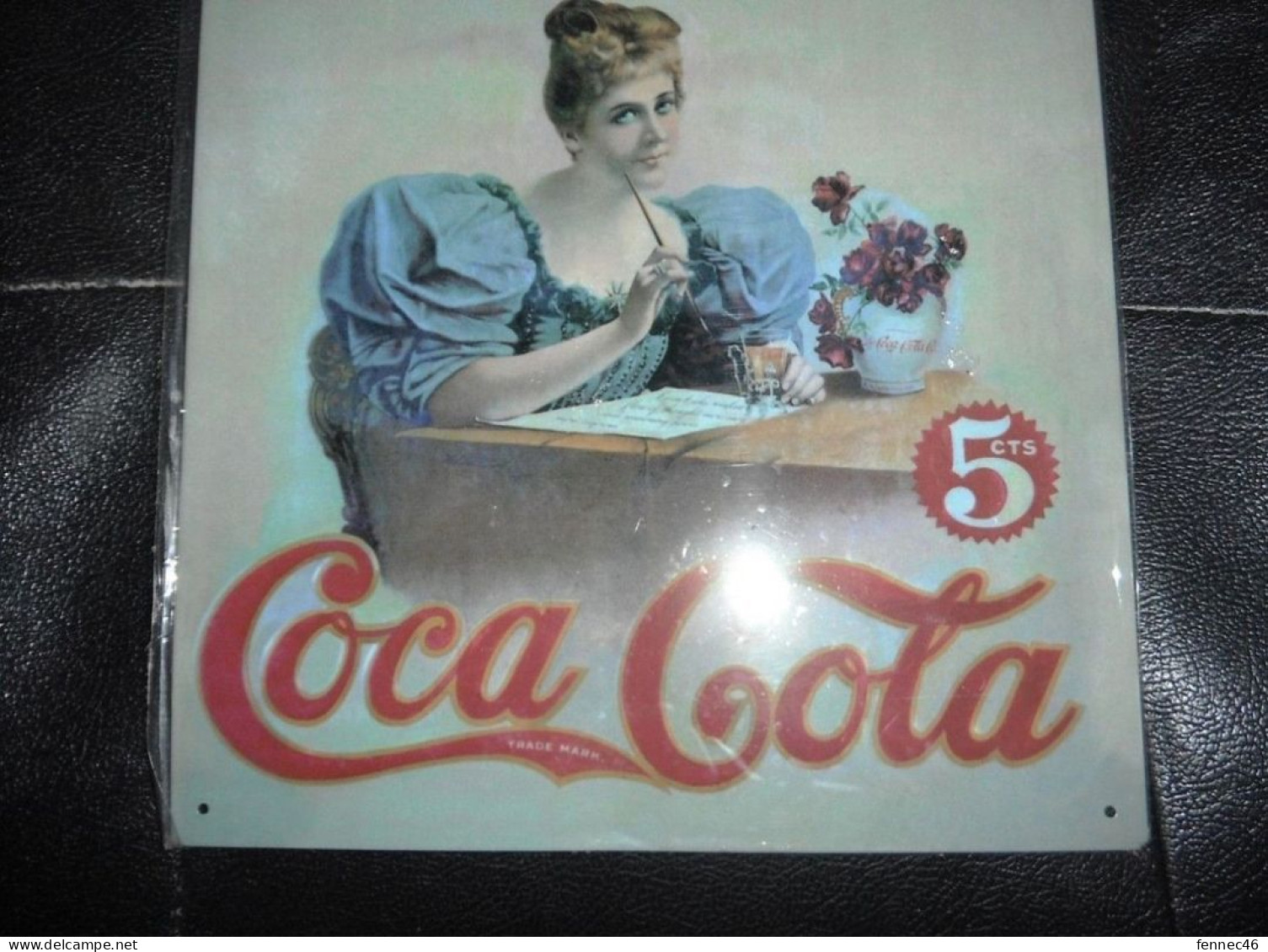 * Belle Réédition- Plaque En Tôle Lithographiée Avec Rebord : Publicité éditée Par Coca-Cola - Tin Signs (vanaf 1961)