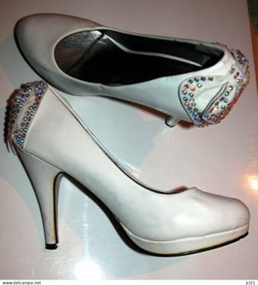 ESCARPIN FEMME À TALON " PRETTY SHOES " BLANC _HAB001 - Schuhe