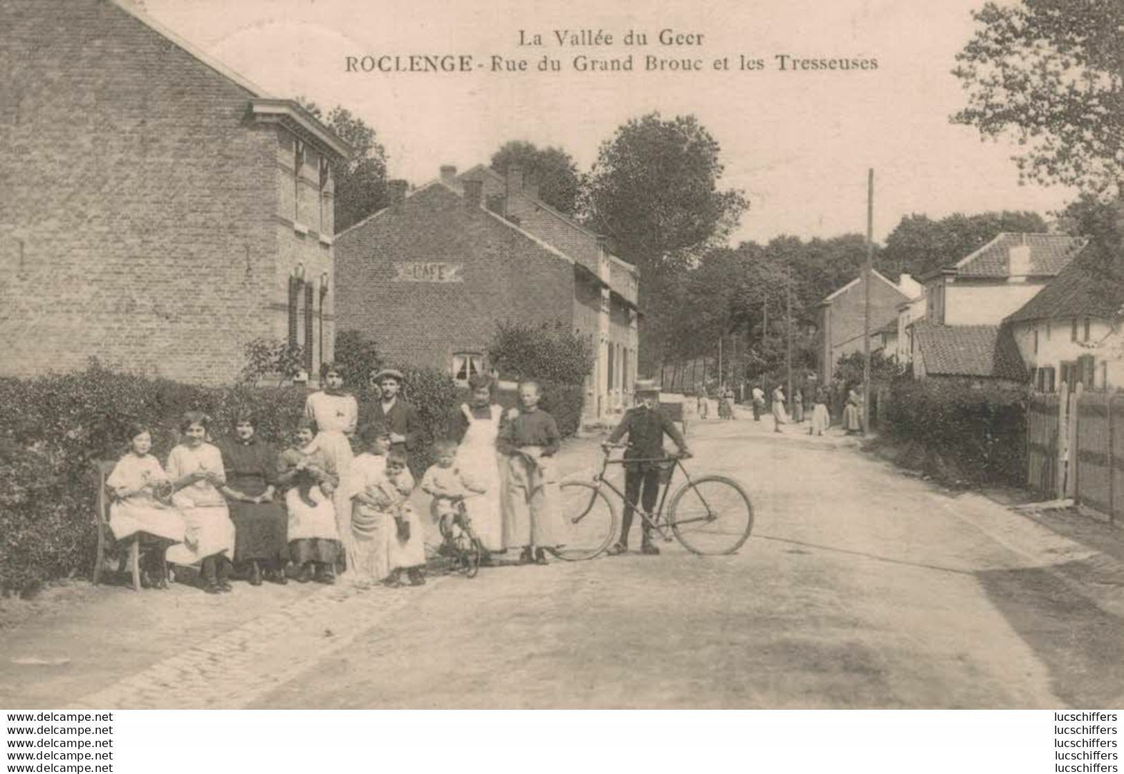 Roclenge - Rue Du Grand Brouc Et Les Tresseuses - Café - Vue Animée - 2 Scans - Bassenge