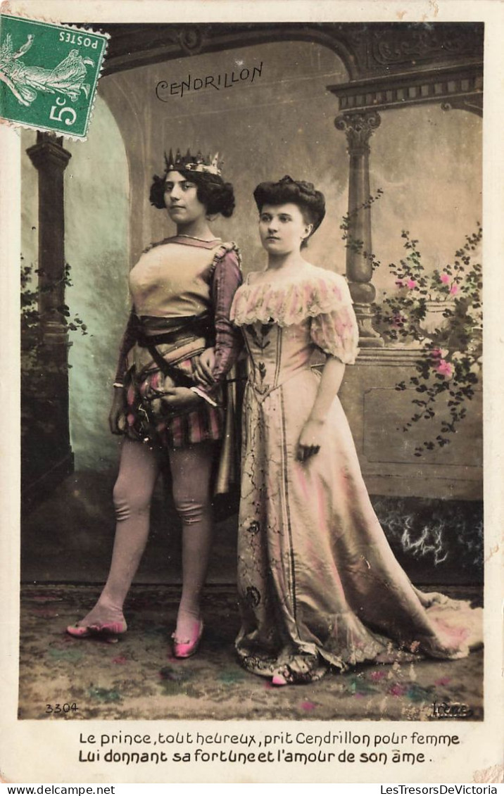 FANTAISIES - Hommes - Un Homme - Une Femme - Un Couple - Prince - Cendrillon - Carte Postale Ancienne - Hommes