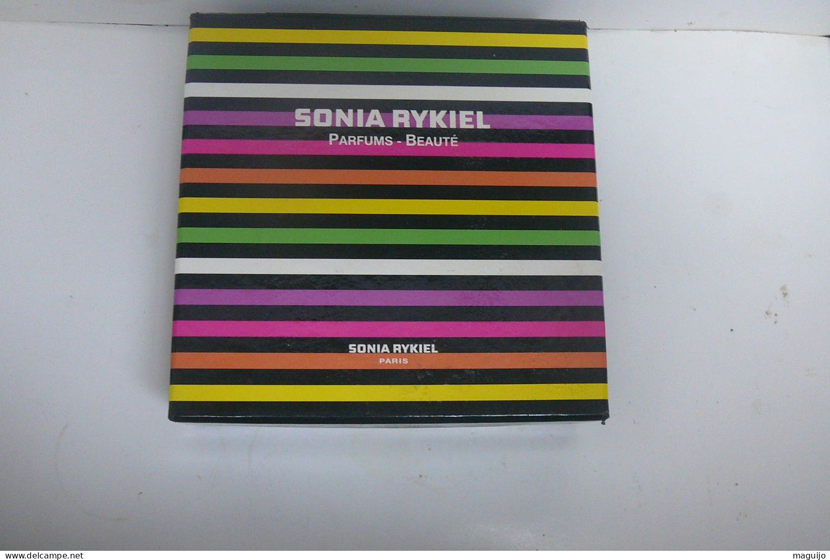 SONIA RYKIEL: "COFFRET 5 MINIS  /// PAS NEUF MAIS BON ETAT  GENERAL //MANGOPAY OBLIGATOIRE /// LIRE ET VOIR !! - Miniatures Femmes (sans Boite)