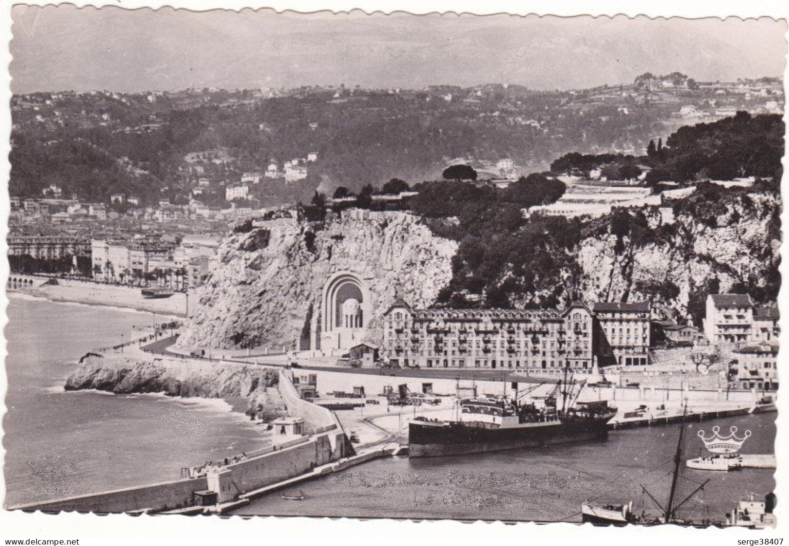 Nice - Un Quai Du Port Et Monument Aux Morts # 6-19/10 - Transport (sea) - Harbour
