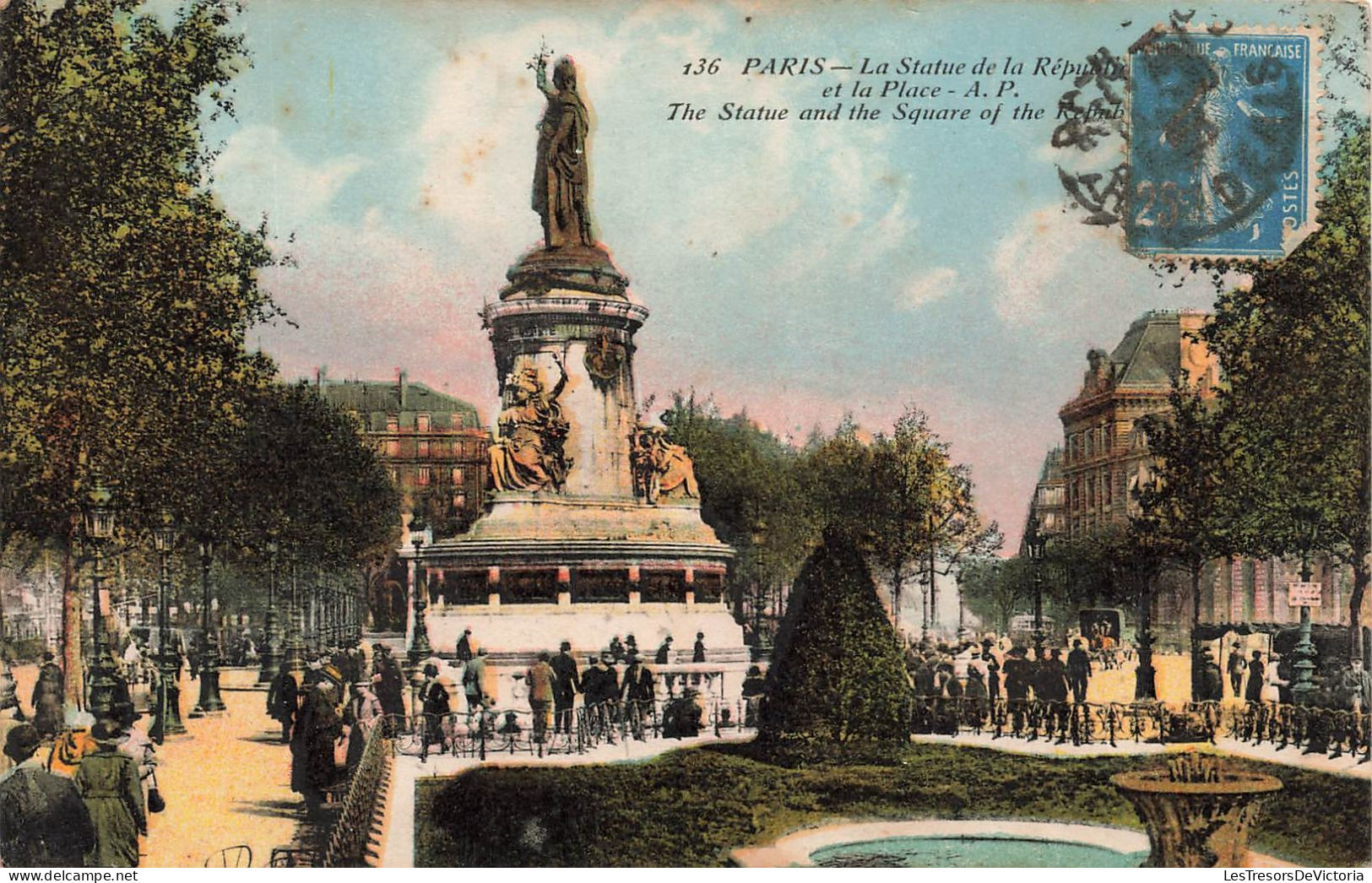 FRANCE - Paris - La Statue De La République Et La Place - A P - Animée - Vue Sur La Statue - Carte Postale Ancienne - Statues